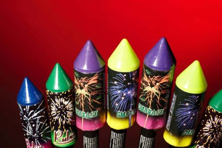 Auf Sicherheit beim Feuerwerk achten (Foto: © Christian Schwier - Germany / fotolia.com)